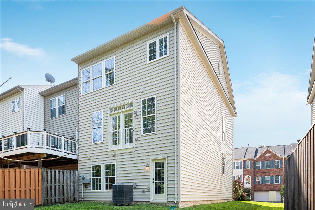 25217 BEACH PL, CHANTILLY, Virginia 20152, 3 Bedrooms Bedrooms, ,3 BathroomsBathrooms,Residential,For sale,25217 BEACH PL,VALO2102862 MLS # VALO2102862