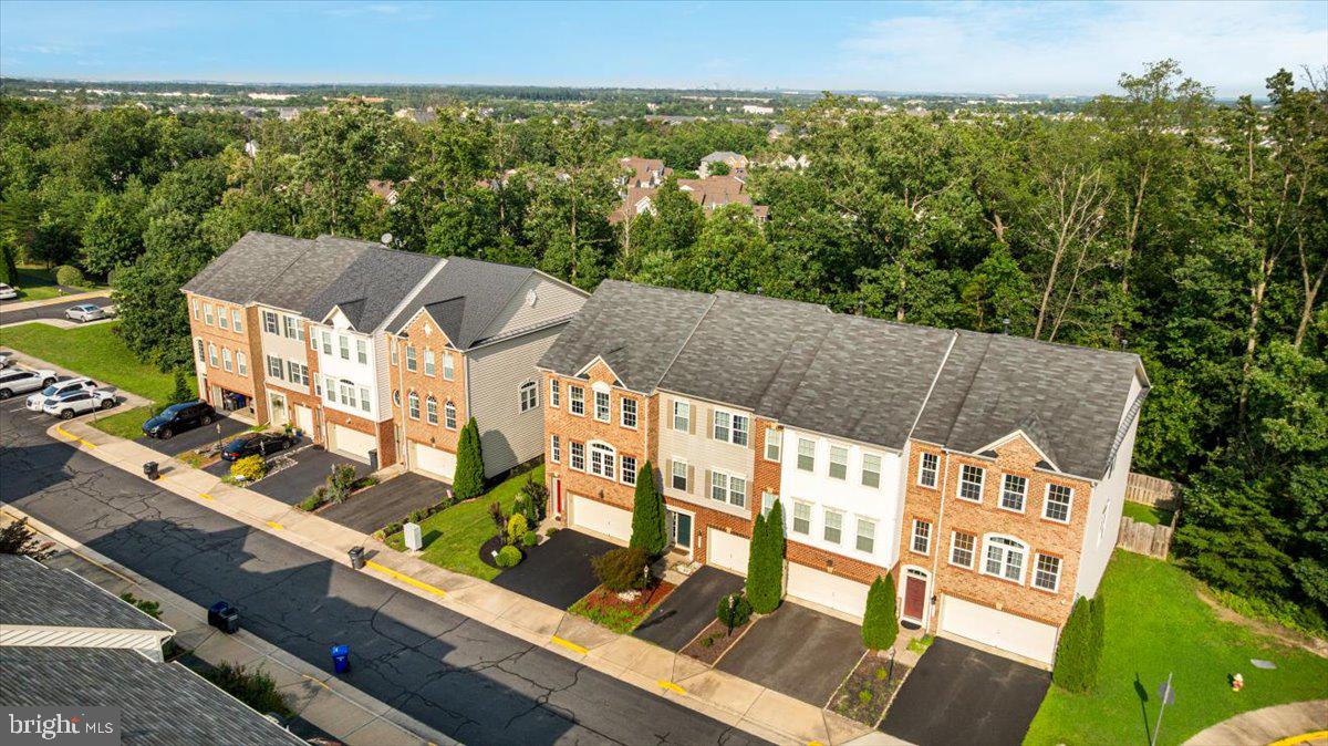 25217 BEACH PL, CHANTILLY, Virginia 20152, 3 Bedrooms Bedrooms, ,3 BathroomsBathrooms,Residential,For sale,25217 BEACH PL,VALO2102862 MLS # VALO2102862