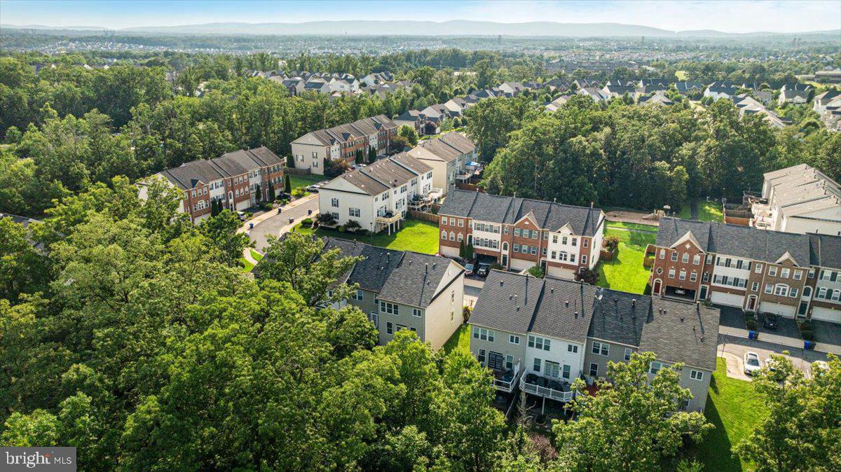 25217 BEACH PL, CHANTILLY, Virginia 20152, 3 Bedrooms Bedrooms, ,3 BathroomsBathrooms,Residential,For sale,25217 BEACH PL,VALO2102862 MLS # VALO2102862