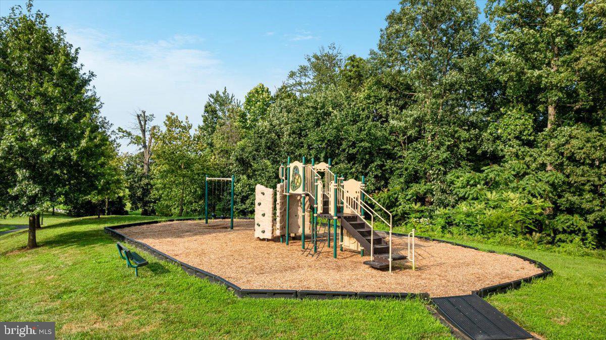 25217 BEACH PL, CHANTILLY, Virginia 20152, 3 Bedrooms Bedrooms, ,3 BathroomsBathrooms,Residential,For sale,25217 BEACH PL,VALO2102862 MLS # VALO2102862