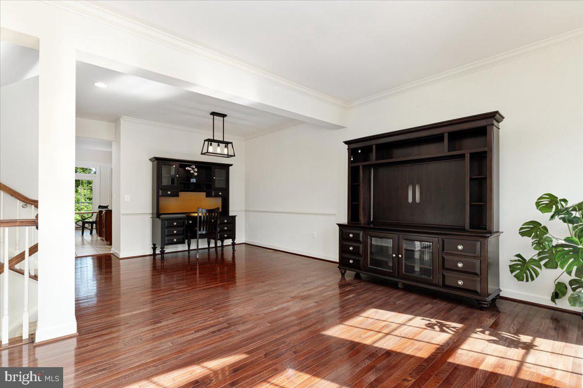25217 BEACH PL, CHANTILLY, Virginia 20152, 3 Bedrooms Bedrooms, ,3 BathroomsBathrooms,Residential,For sale,25217 BEACH PL,VALO2102862 MLS # VALO2102862