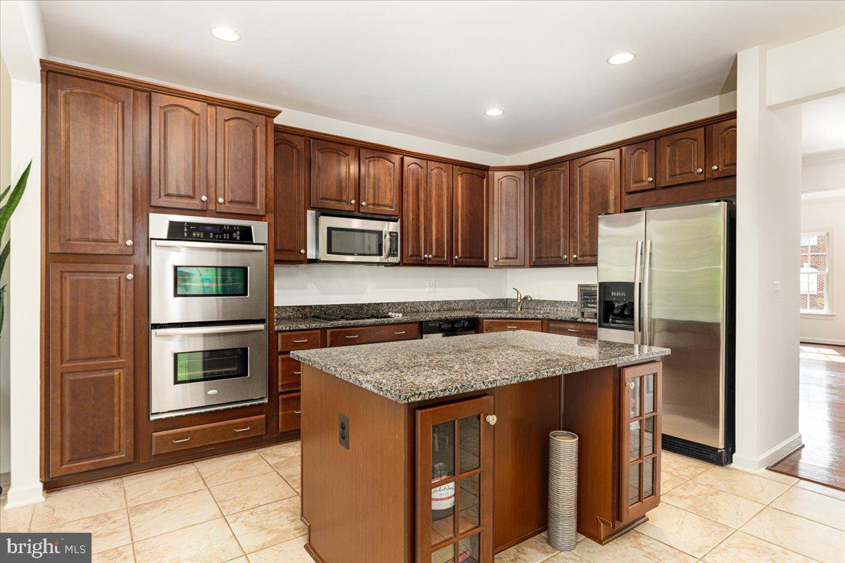 25217 BEACH PL, CHANTILLY, Virginia 20152, 3 Bedrooms Bedrooms, ,3 BathroomsBathrooms,Residential,For sale,25217 BEACH PL,VALO2102862 MLS # VALO2102862