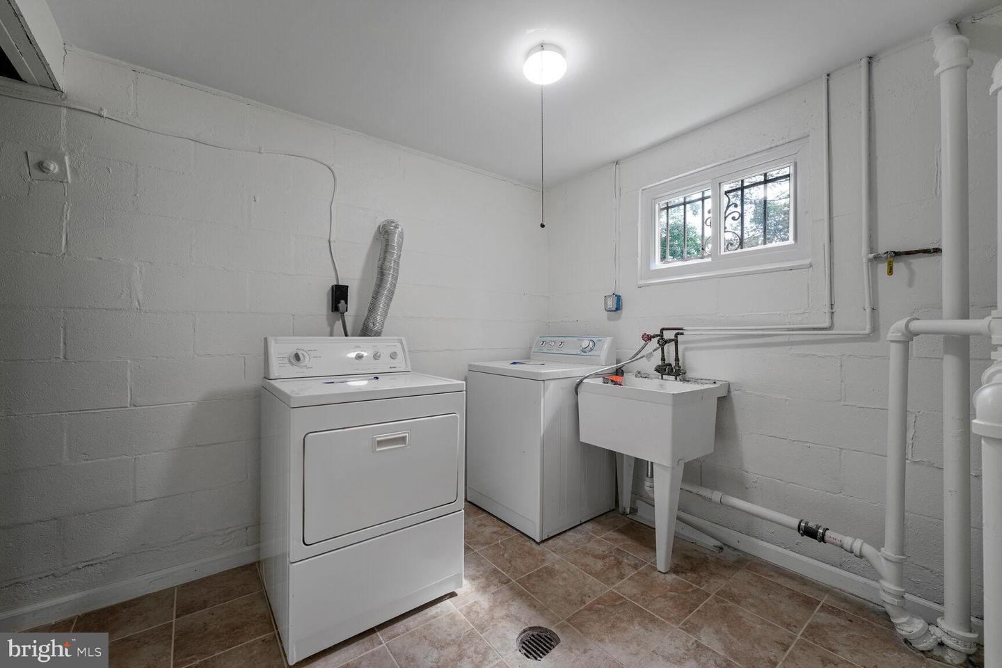 6121 SQUIRE LN, ALEXANDRIA, Virginia 22310, 3 Bedrooms Bedrooms, ,1 BathroomBathrooms,Residential,For sale,6121 SQUIRE LN,VAFX2256834 MLS # VAFX2256834