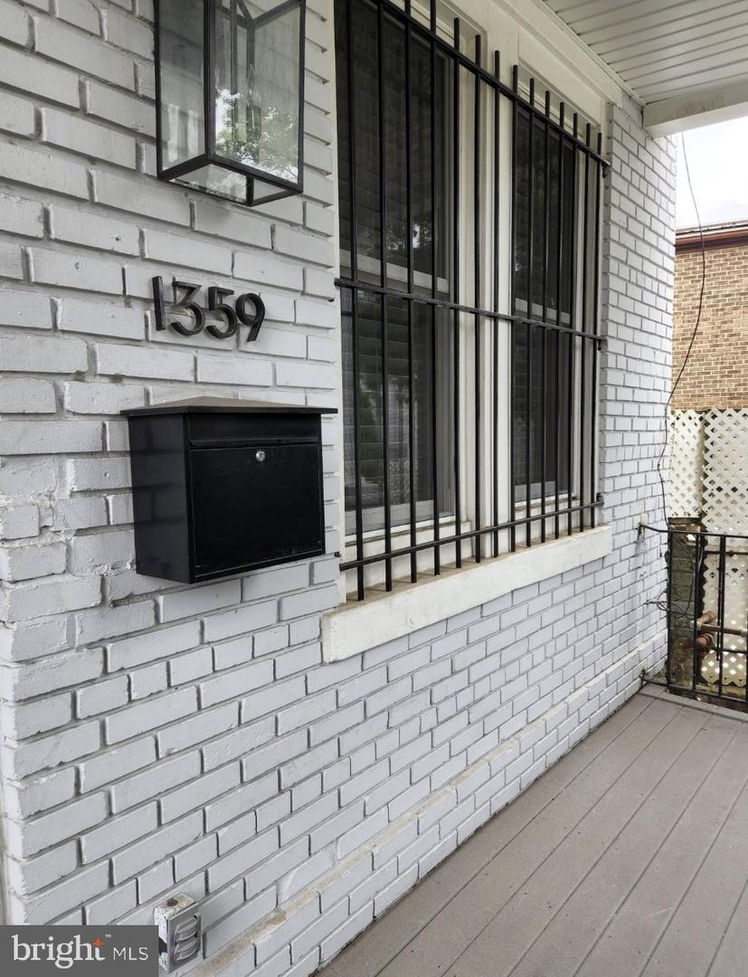 1359 FLORIDA AVE NE, WASHINGTON, District Of Columbia 20002, 2 Bedrooms Bedrooms, ,1 BathroomBathrooms,Residential,For sale,1359 FLORIDA AVE NE,DCDC2211588 MLS # DCDC2211588