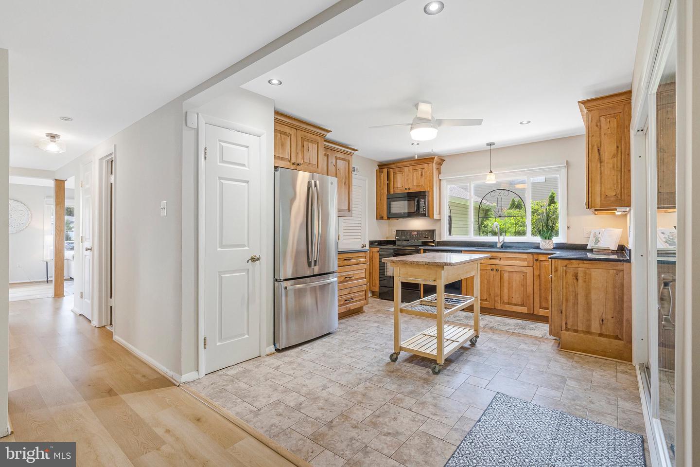 116 SUGARLAND RUN DR, STERLING, Virginia 20164, 4 Bedrooms Bedrooms, 6 Rooms Rooms,2 BathroomsBathrooms,Residential,For sale,116 SUGARLAND RUN DR,VALO2102940 MLS # VALO2102940