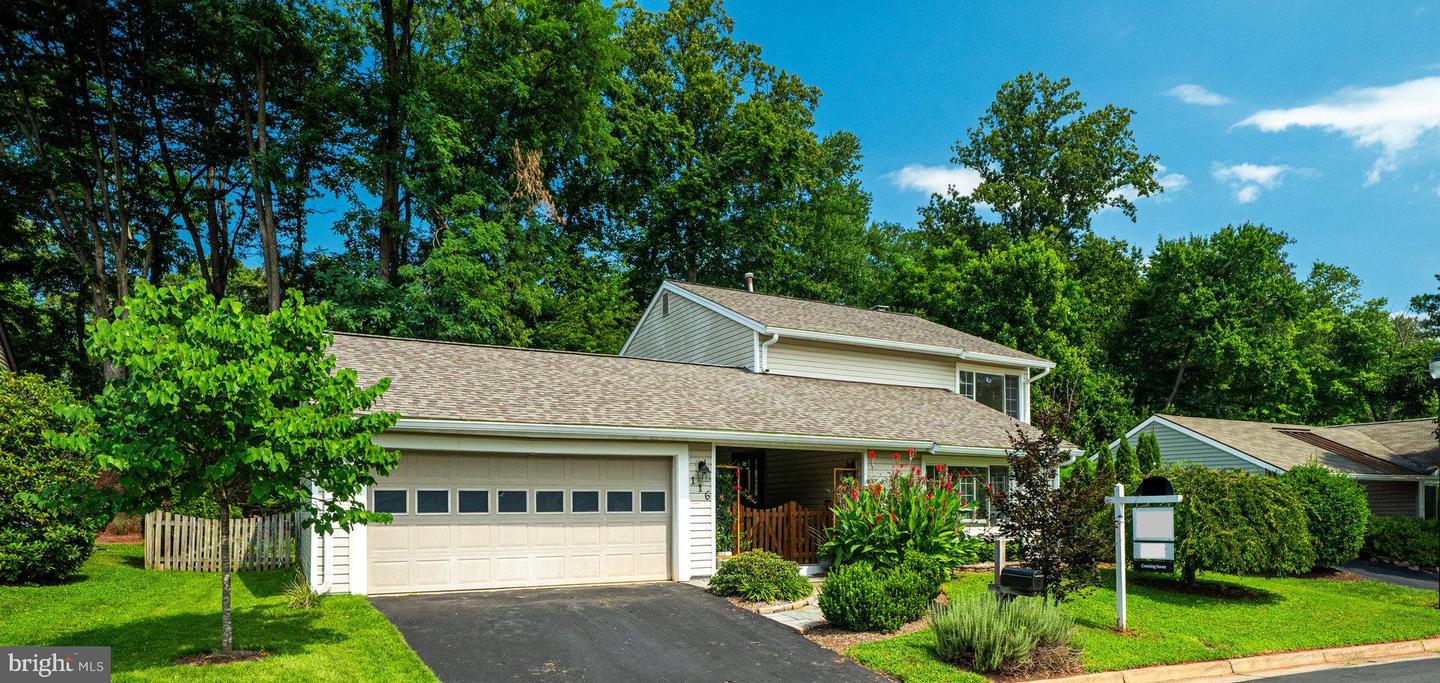 116 SUGARLAND RUN DR, STERLING, Virginia 20164, 4 Bedrooms Bedrooms, 6 Rooms Rooms,2 BathroomsBathrooms,Residential,For sale,116 SUGARLAND RUN DR,VALO2102940 MLS # VALO2102940