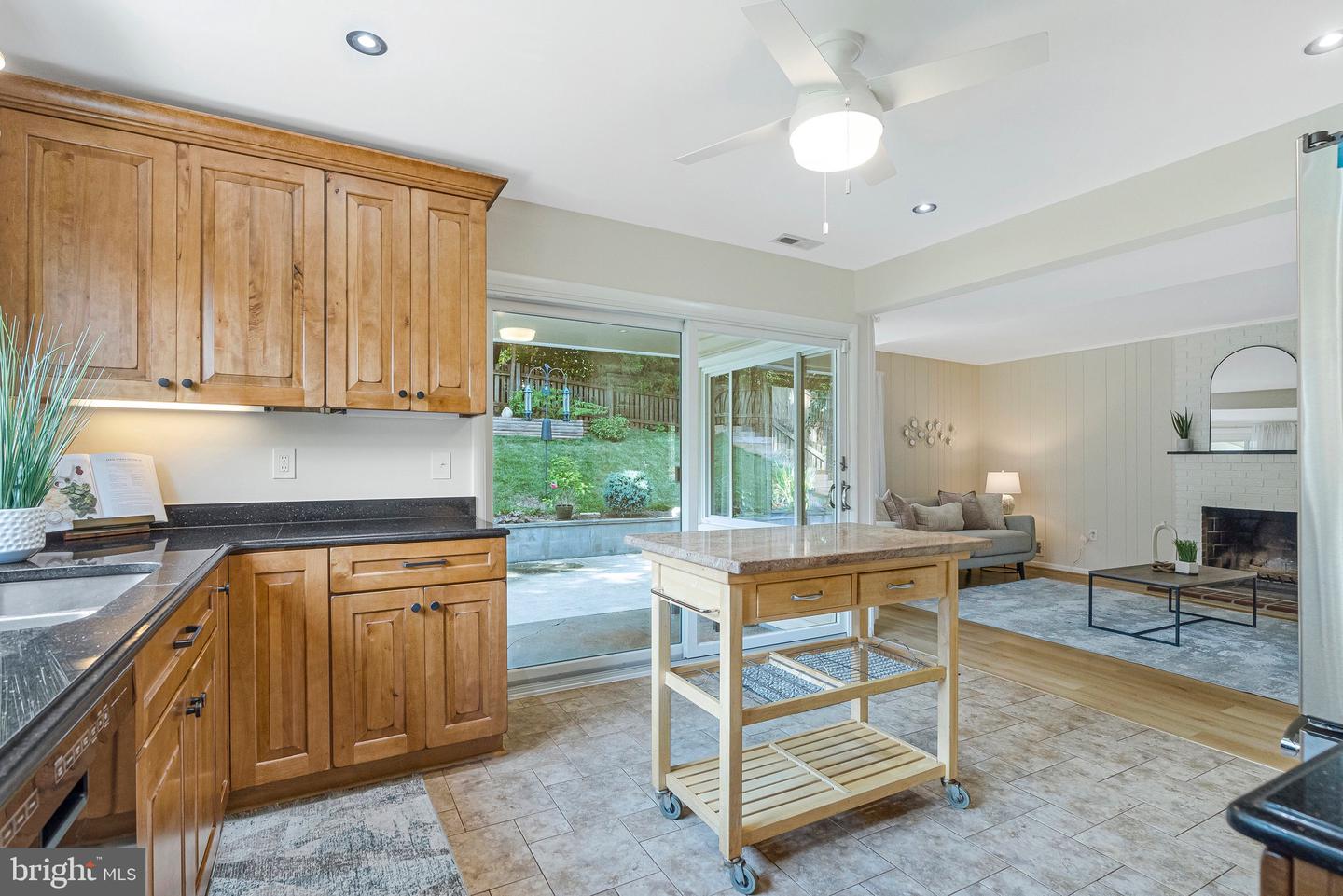 116 SUGARLAND RUN DR, STERLING, Virginia 20164, 4 Bedrooms Bedrooms, 6 Rooms Rooms,2 BathroomsBathrooms,Residential,For sale,116 SUGARLAND RUN DR,VALO2102940 MLS # VALO2102940