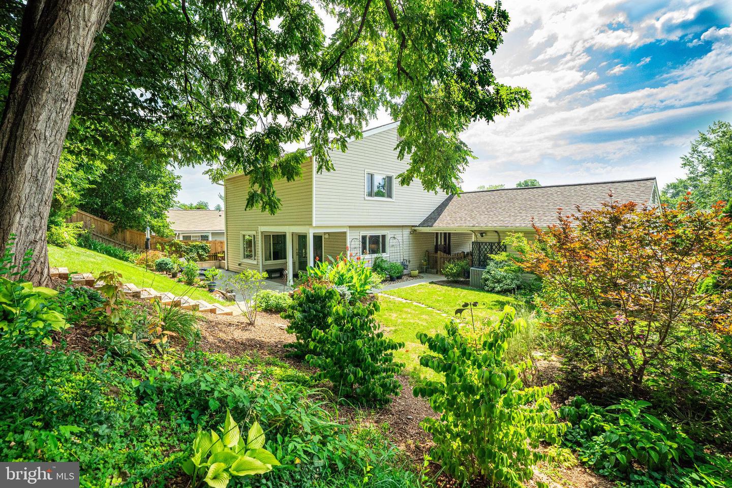 116 SUGARLAND RUN DR, STERLING, Virginia 20164, 4 Bedrooms Bedrooms, 6 Rooms Rooms,2 BathroomsBathrooms,Residential,For sale,116 SUGARLAND RUN DR,VALO2102940 MLS # VALO2102940