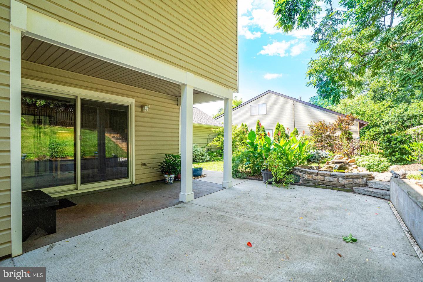 116 SUGARLAND RUN DR, STERLING, Virginia 20164, 4 Bedrooms Bedrooms, 6 Rooms Rooms,2 BathroomsBathrooms,Residential,For sale,116 SUGARLAND RUN DR,VALO2102940 MLS # VALO2102940