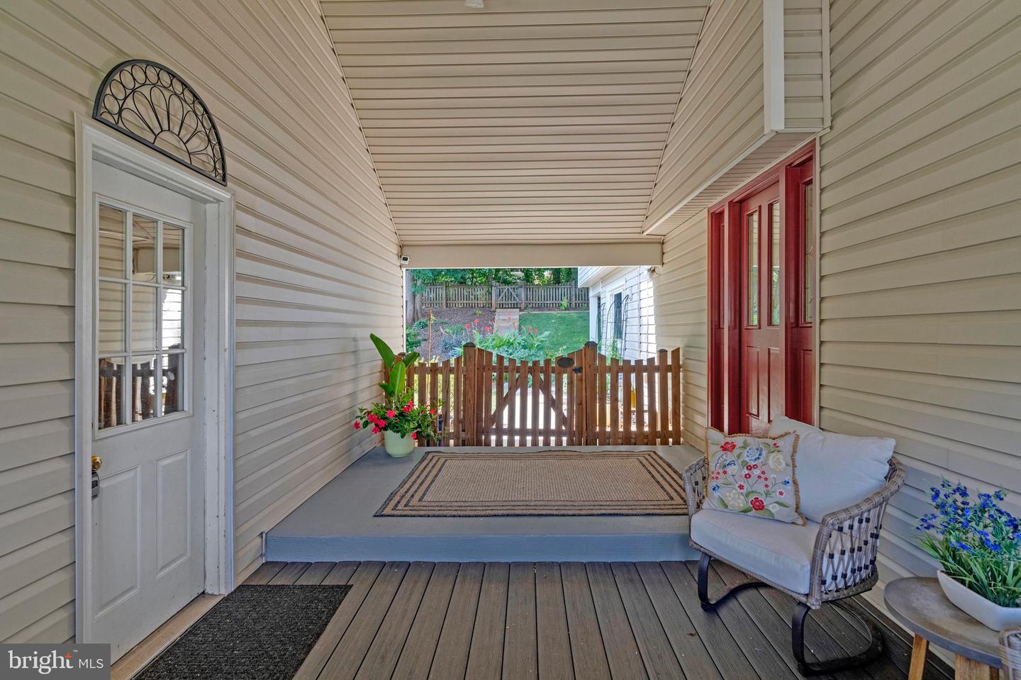 116 SUGARLAND RUN DR, STERLING, Virginia 20164, 4 Bedrooms Bedrooms, 6 Rooms Rooms,2 BathroomsBathrooms,Residential,For sale,116 SUGARLAND RUN DR,VALO2102940 MLS # VALO2102940