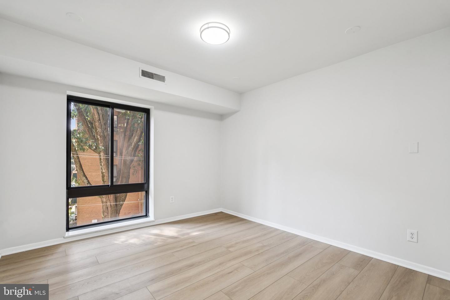6143 LEESBURG PIKE #305, FALLS CHURCH, Virginia 22041, 3 Bedrooms Bedrooms, ,2 BathroomsBathrooms,Residential,For sale,6143 LEESBURG PIKE #305,VAFX2256930 MLS # VAFX2256930