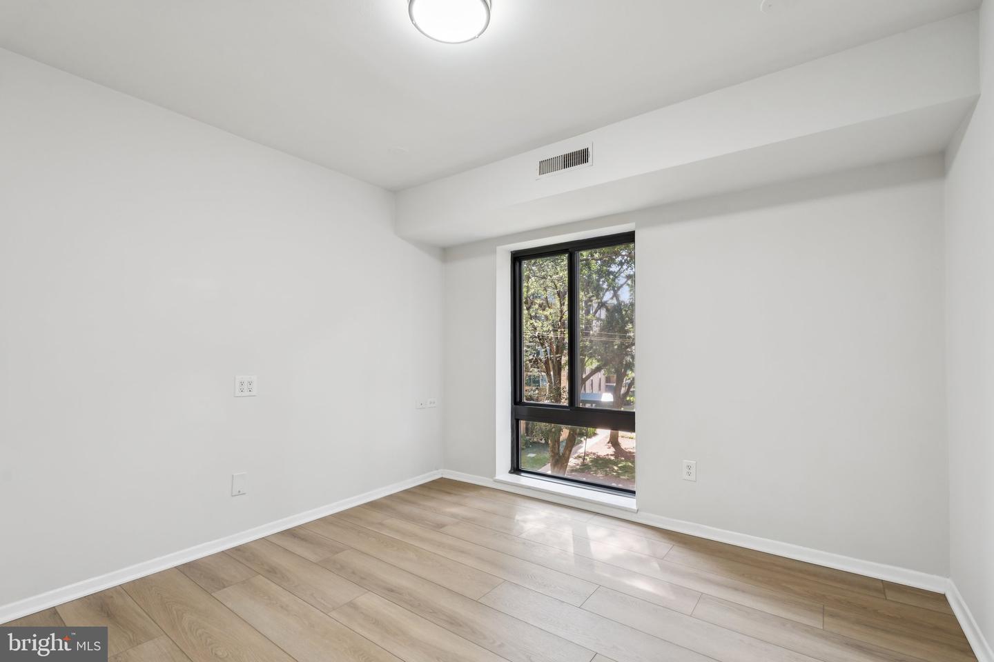 6143 LEESBURG PIKE #305, FALLS CHURCH, Virginia 22041, 3 Bedrooms Bedrooms, ,2 BathroomsBathrooms,Residential,For sale,6143 LEESBURG PIKE #305,VAFX2256930 MLS # VAFX2256930