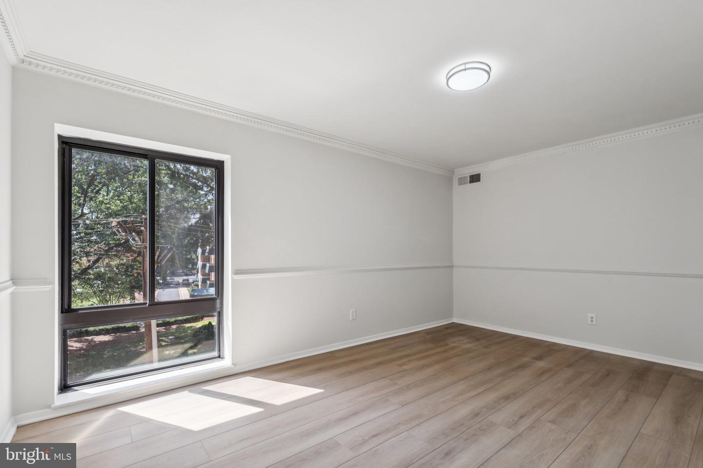 6143 LEESBURG PIKE #305, FALLS CHURCH, Virginia 22041, 3 Bedrooms Bedrooms, ,2 BathroomsBathrooms,Residential,For sale,6143 LEESBURG PIKE #305,VAFX2256930 MLS # VAFX2256930