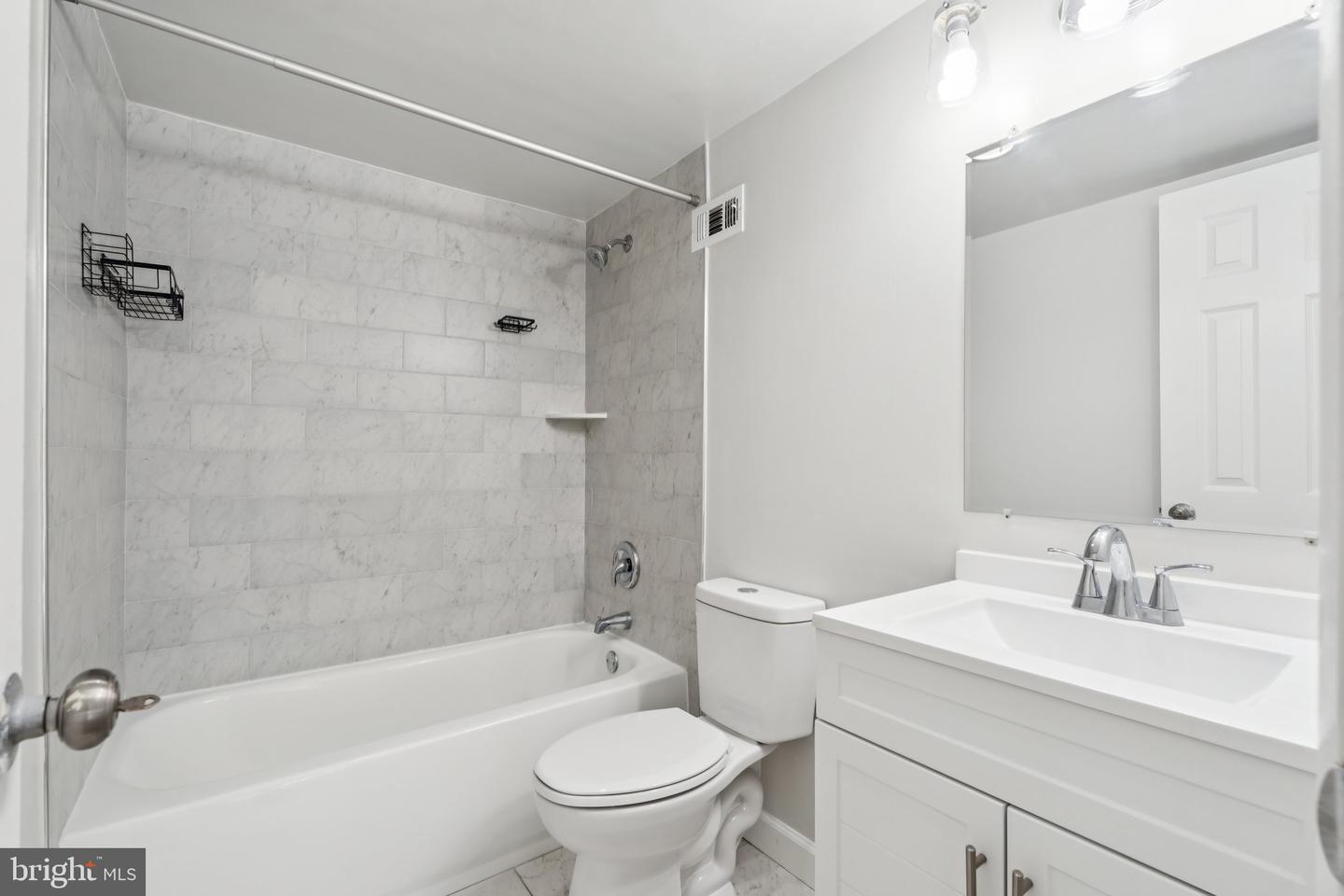 6143 LEESBURG PIKE #305, FALLS CHURCH, Virginia 22041, 3 Bedrooms Bedrooms, ,2 BathroomsBathrooms,Residential,For sale,6143 LEESBURG PIKE #305,VAFX2256930 MLS # VAFX2256930