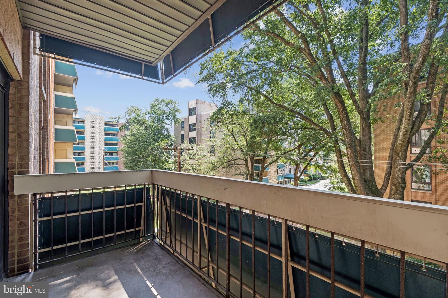6143 LEESBURG PIKE #305, FALLS CHURCH, Virginia 22041, 3 Bedrooms Bedrooms, ,2 BathroomsBathrooms,Residential,For sale,6143 LEESBURG PIKE #305,VAFX2256930 MLS # VAFX2256930