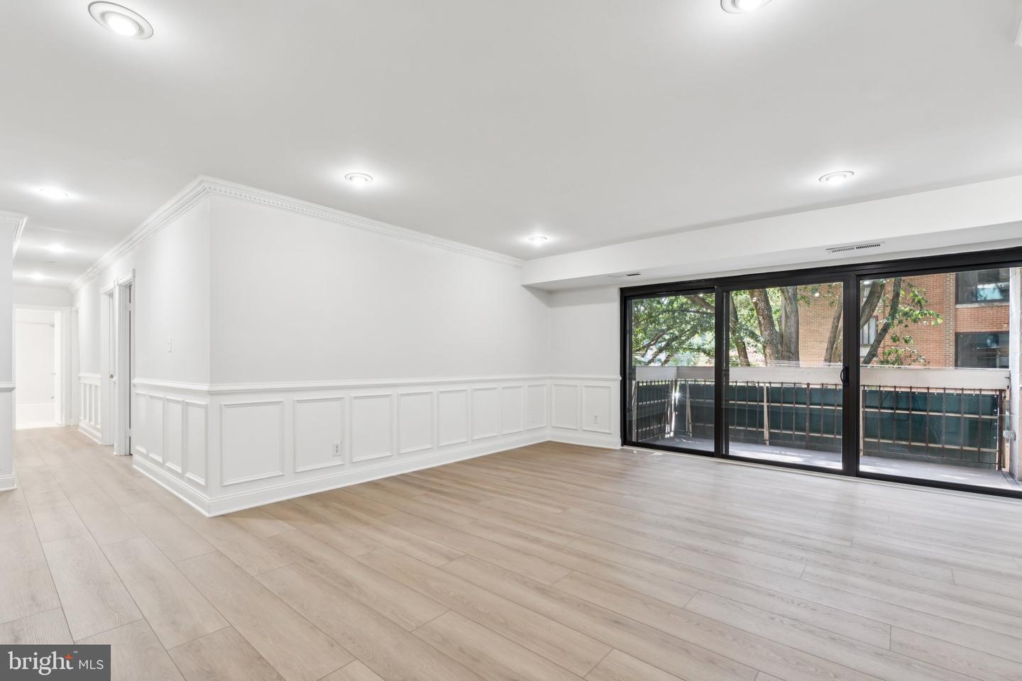 6143 LEESBURG PIKE #305, FALLS CHURCH, Virginia 22041, 3 Bedrooms Bedrooms, ,2 BathroomsBathrooms,Residential,For sale,6143 LEESBURG PIKE #305,VAFX2256930 MLS # VAFX2256930