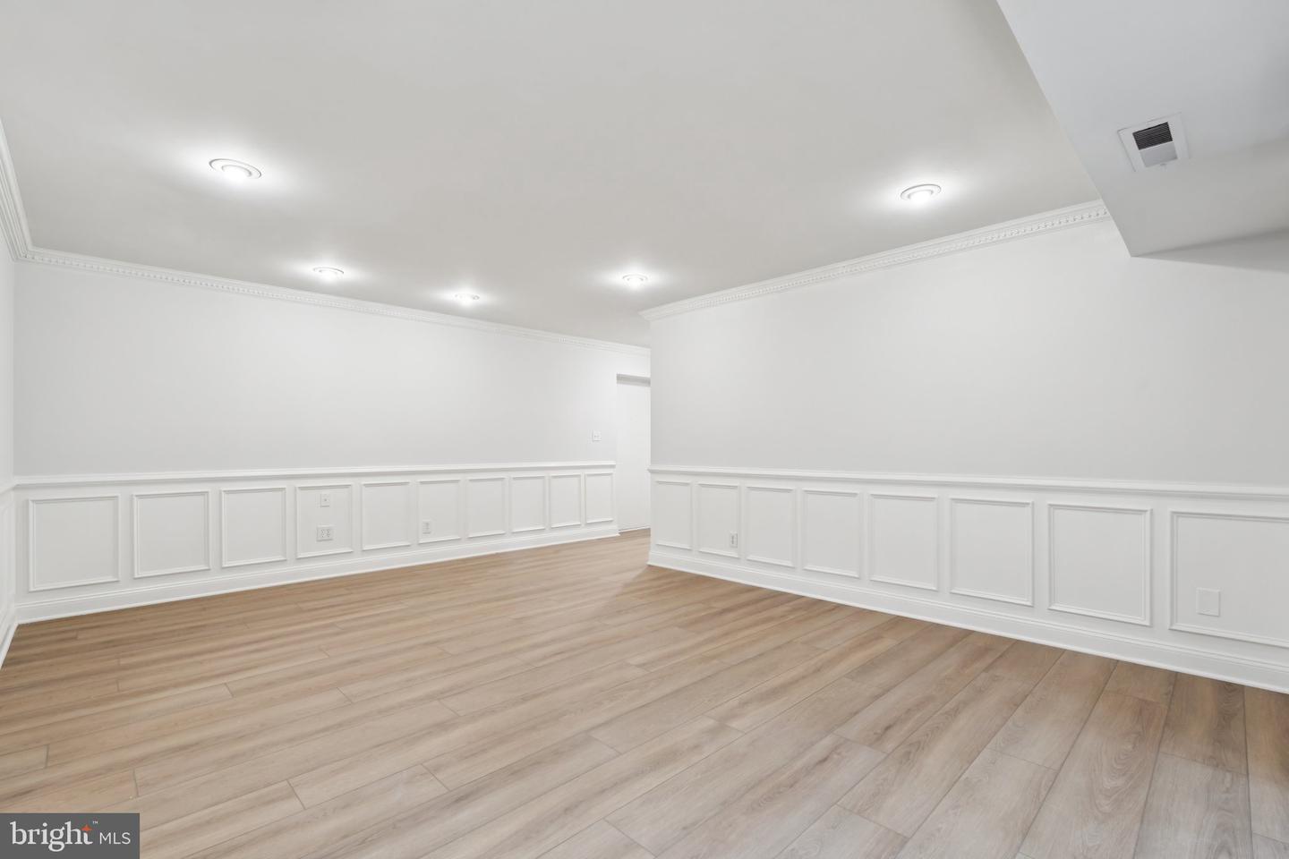 6143 LEESBURG PIKE #305, FALLS CHURCH, Virginia 22041, 3 Bedrooms Bedrooms, ,2 BathroomsBathrooms,Residential,For sale,6143 LEESBURG PIKE #305,VAFX2256930 MLS # VAFX2256930