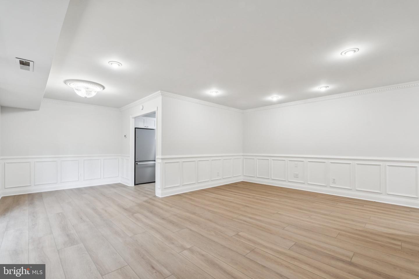 6143 LEESBURG PIKE #305, FALLS CHURCH, Virginia 22041, 3 Bedrooms Bedrooms, ,2 BathroomsBathrooms,Residential,For sale,6143 LEESBURG PIKE #305,VAFX2256930 MLS # VAFX2256930