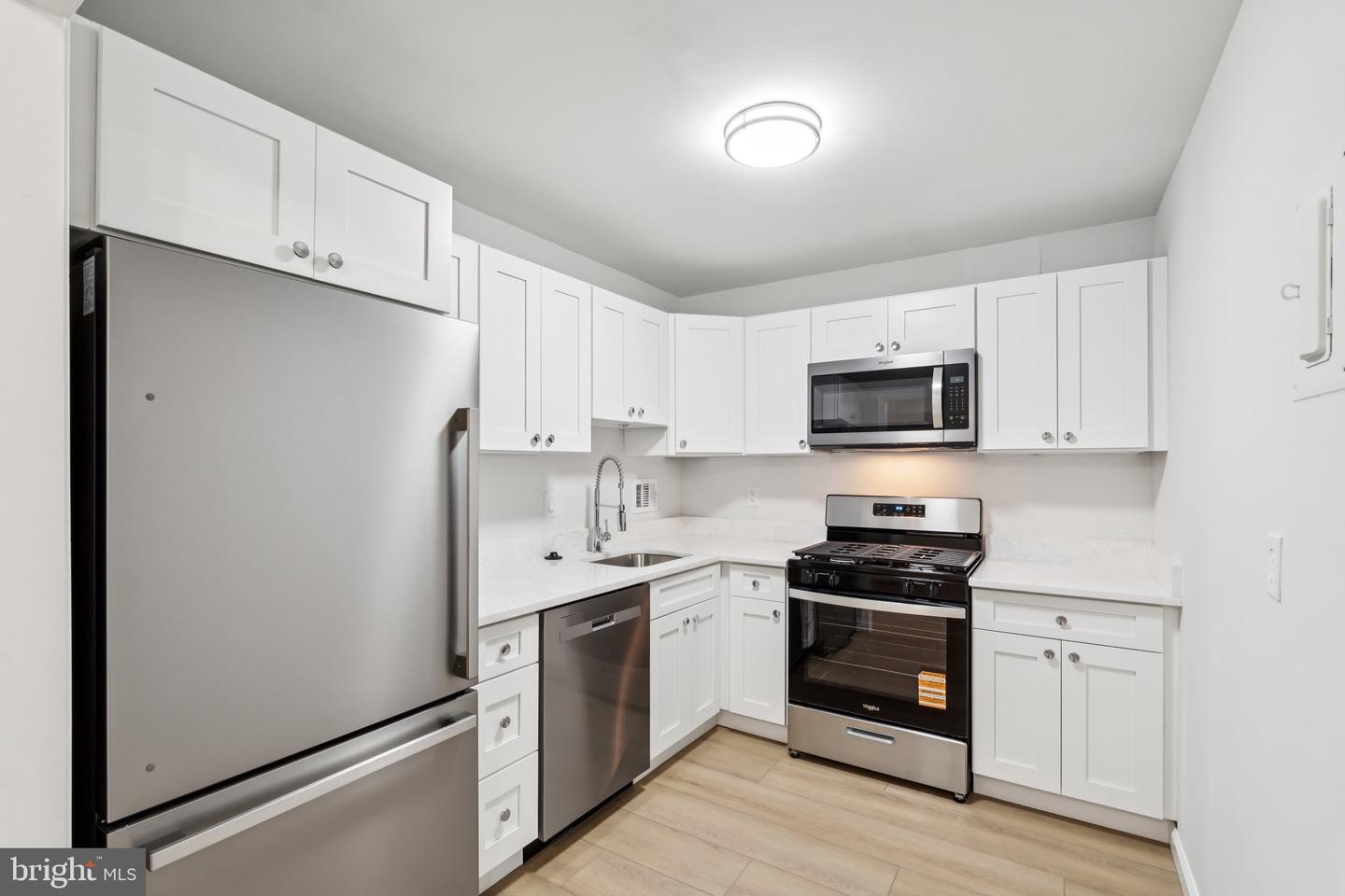 6143 LEESBURG PIKE #305, FALLS CHURCH, Virginia 22041, 3 Bedrooms Bedrooms, ,2 BathroomsBathrooms,Residential,For sale,6143 LEESBURG PIKE #305,VAFX2256930 MLS # VAFX2256930