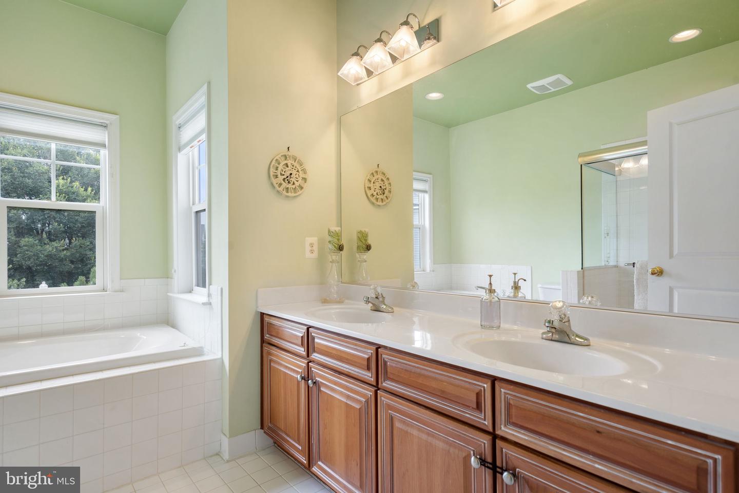 14163 CATBIRD DR, GAINESVILLE, Virginia 20155, 3 Bedrooms Bedrooms, ,3 BathroomsBathrooms,Residential,For sale,14163 CATBIRD DR,VAPW2099700 MLS # VAPW2099700