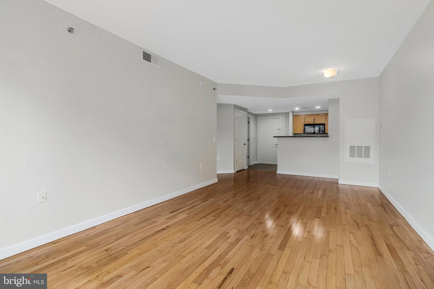 3883 CONNECTICUT AVE NW #303, WASHINGTON, District Of Columbia 20008, 1 Bedroom Bedrooms, ,1 BathroomBathrooms,Residential,For sale,3883 CONNECTICUT AVE NW #303,DCDC2211656 MLS # DCDC2211656