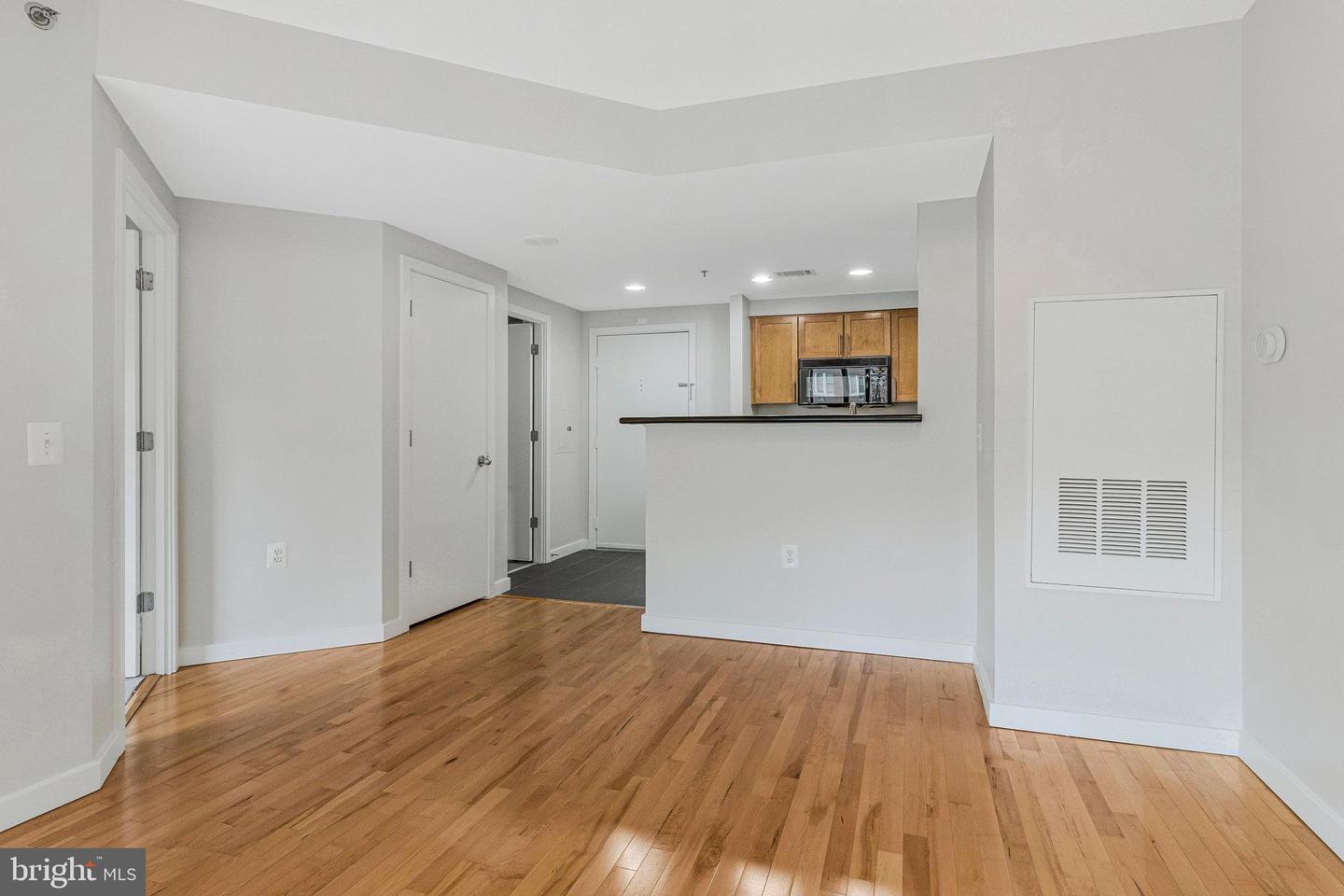 3883 CONNECTICUT AVE NW #303, WASHINGTON, District Of Columbia 20008, 1 Bedroom Bedrooms, ,1 BathroomBathrooms,Residential,For sale,3883 CONNECTICUT AVE NW #303,DCDC2211656 MLS # DCDC2211656