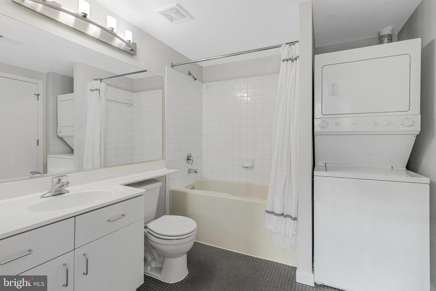 3883 CONNECTICUT AVE NW #303, WASHINGTON, District Of Columbia 20008, 1 Bedroom Bedrooms, ,1 BathroomBathrooms,Residential,For sale,3883 CONNECTICUT AVE NW #303,DCDC2211656 MLS # DCDC2211656