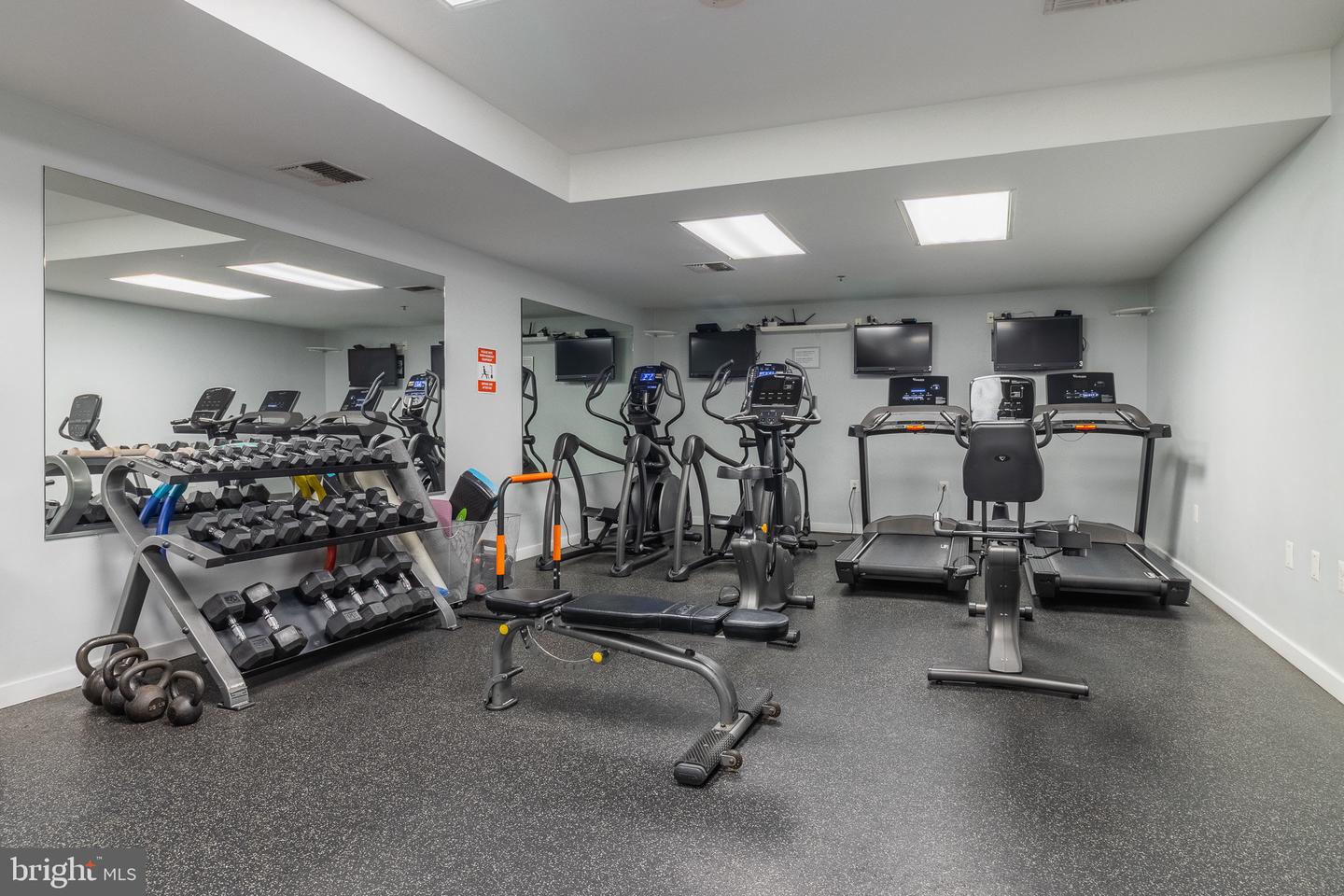 3883 CONNECTICUT AVE NW #303, WASHINGTON, District Of Columbia 20008, 1 Bedroom Bedrooms, ,1 BathroomBathrooms,Residential,For sale,3883 CONNECTICUT AVE NW #303,DCDC2211656 MLS # DCDC2211656
