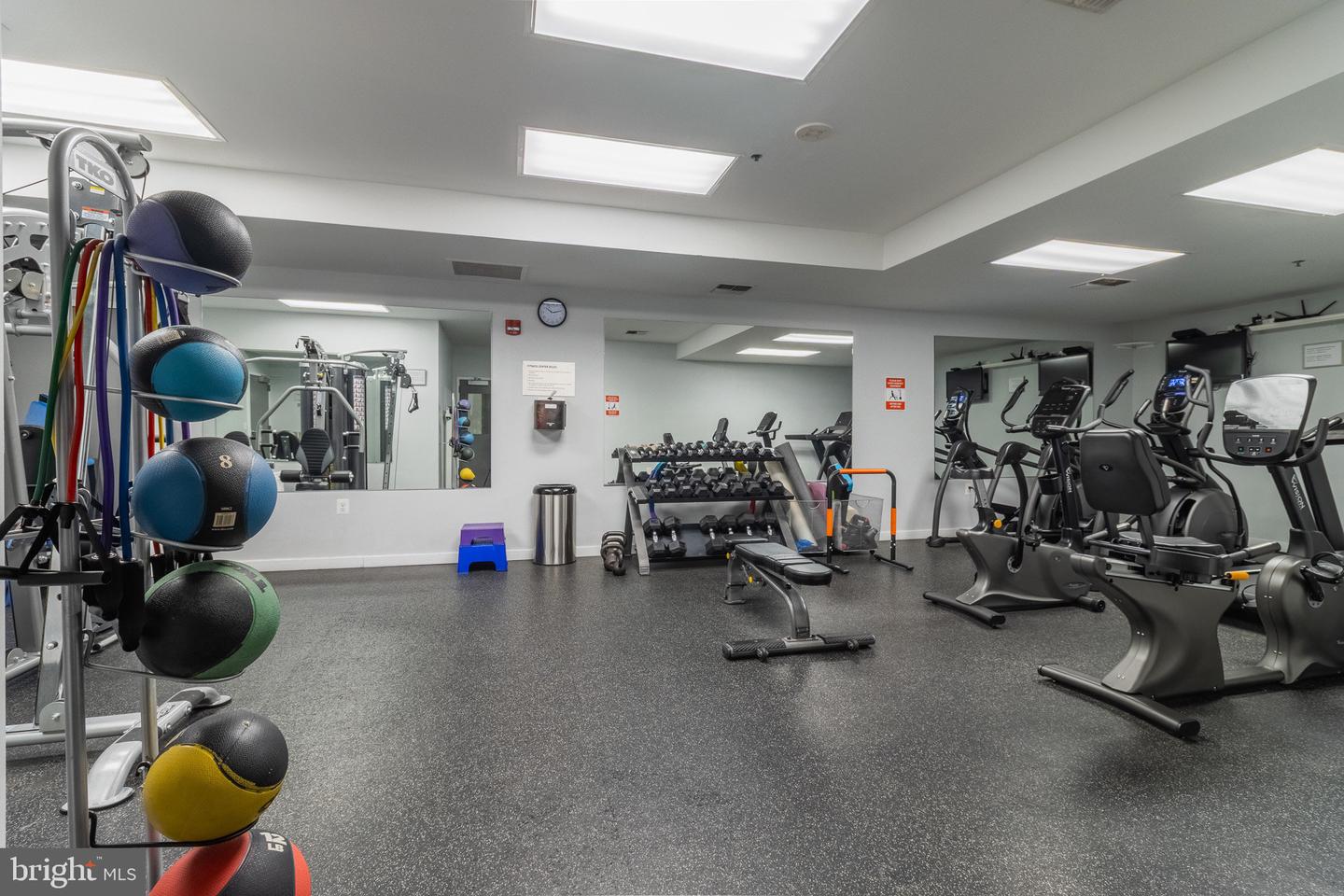 3883 CONNECTICUT AVE NW #303, WASHINGTON, District Of Columbia 20008, 1 Bedroom Bedrooms, ,1 BathroomBathrooms,Residential,For sale,3883 CONNECTICUT AVE NW #303,DCDC2211656 MLS # DCDC2211656