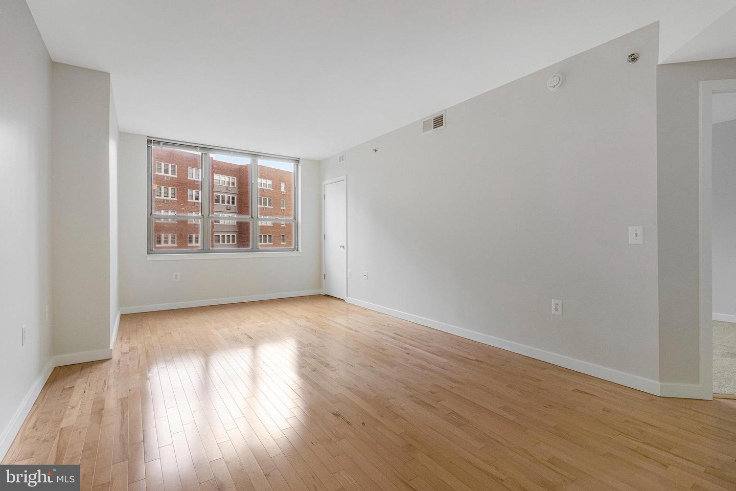 3883 CONNECTICUT AVE NW #303, WASHINGTON, District Of Columbia 20008, 1 Bedroom Bedrooms, ,1 BathroomBathrooms,Residential,For sale,3883 CONNECTICUT AVE NW #303,DCDC2211656 MLS # DCDC2211656