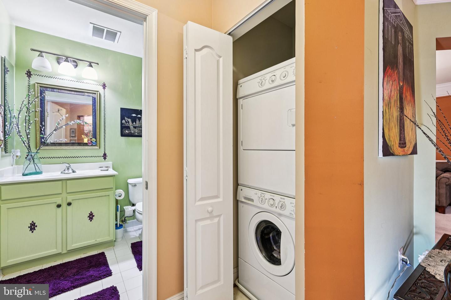 2907 SAINTSBURY PLZ #206, FAIRFAX, Virginia 22031, 2 Bedrooms Bedrooms, 5 Rooms Rooms,2 BathroomsBathrooms,Residential,For sale,2907 SAINTSBURY PLZ #206,VAFX2257034 MLS # VAFX2257034