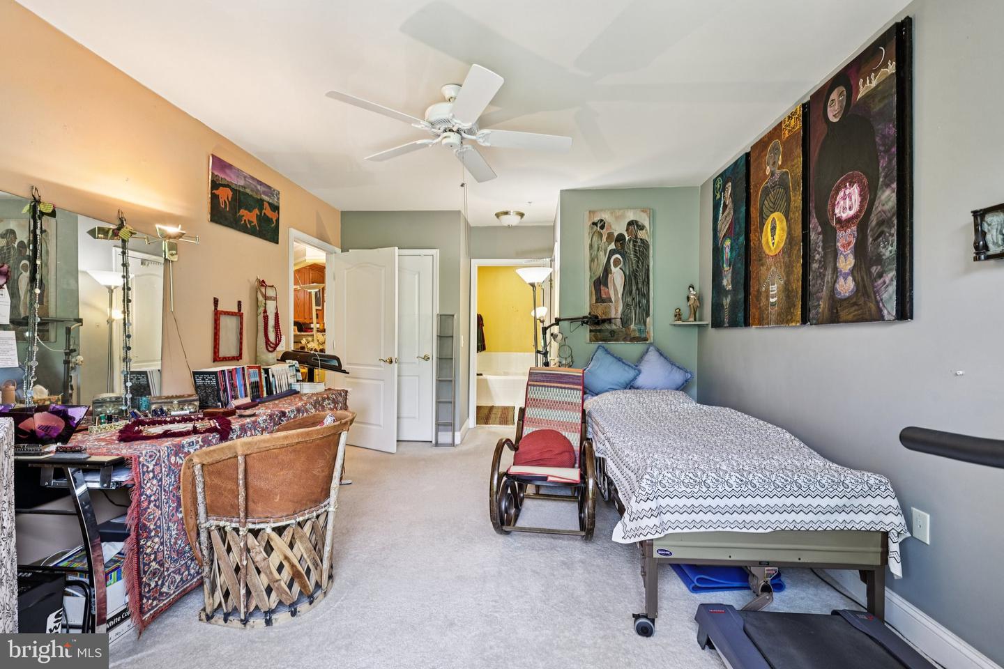 2907 SAINTSBURY PLZ #206, FAIRFAX, Virginia 22031, 2 Bedrooms Bedrooms, 5 Rooms Rooms,2 BathroomsBathrooms,Residential,For sale,2907 SAINTSBURY PLZ #206,VAFX2257034 MLS # VAFX2257034