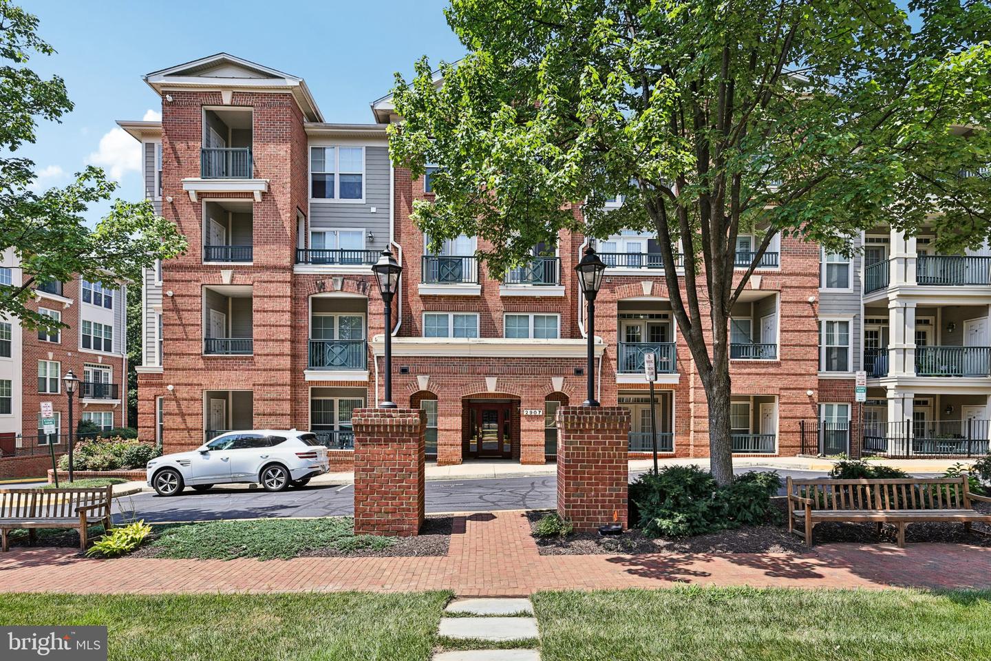 2907 SAINTSBURY PLZ #206, FAIRFAX, Virginia 22031, 2 Bedrooms Bedrooms, 5 Rooms Rooms,2 BathroomsBathrooms,Residential,For sale,2907 SAINTSBURY PLZ #206,VAFX2257034 MLS # VAFX2257034