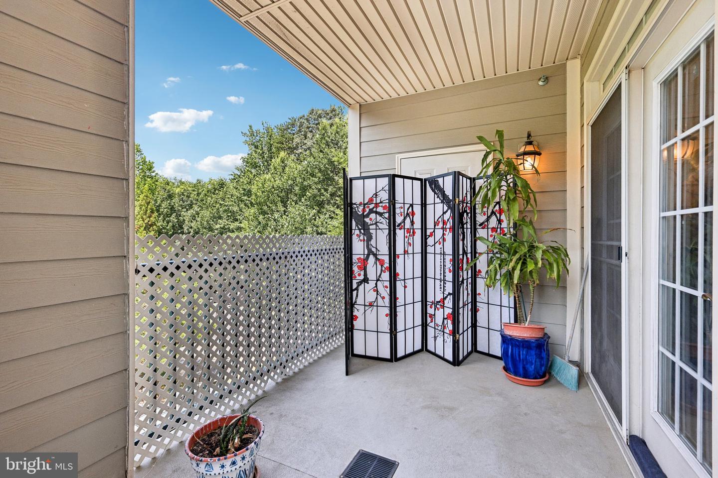 2907 SAINTSBURY PLZ #206, FAIRFAX, Virginia 22031, 2 Bedrooms Bedrooms, 5 Rooms Rooms,2 BathroomsBathrooms,Residential,For sale,2907 SAINTSBURY PLZ #206,VAFX2257034 MLS # VAFX2257034