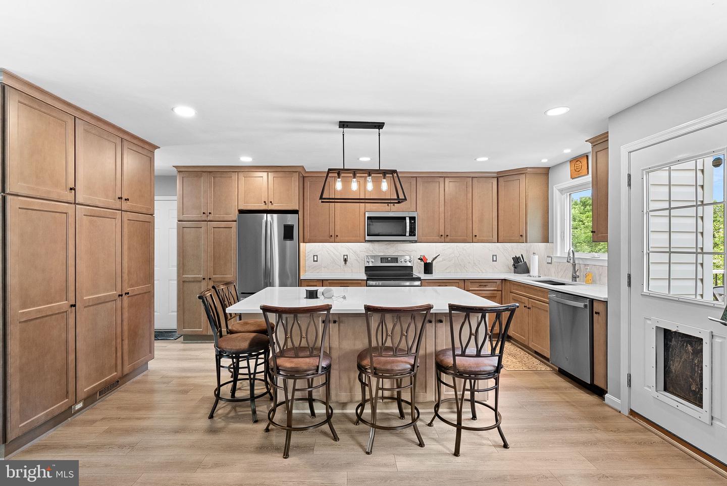 17374 ARROWOOD PL, ROUND HILL, Virginia 20141, 4 Bedrooms Bedrooms, ,3 BathroomsBathrooms,Residential,For sale,17374 ARROWOOD PL,VALO2103000 MLS # VALO2103000