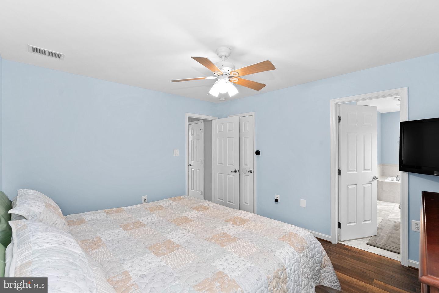 17374 ARROWOOD PL, ROUND HILL, Virginia 20141, 4 Bedrooms Bedrooms, ,3 BathroomsBathrooms,Residential,For sale,17374 ARROWOOD PL,VALO2103000 MLS # VALO2103000