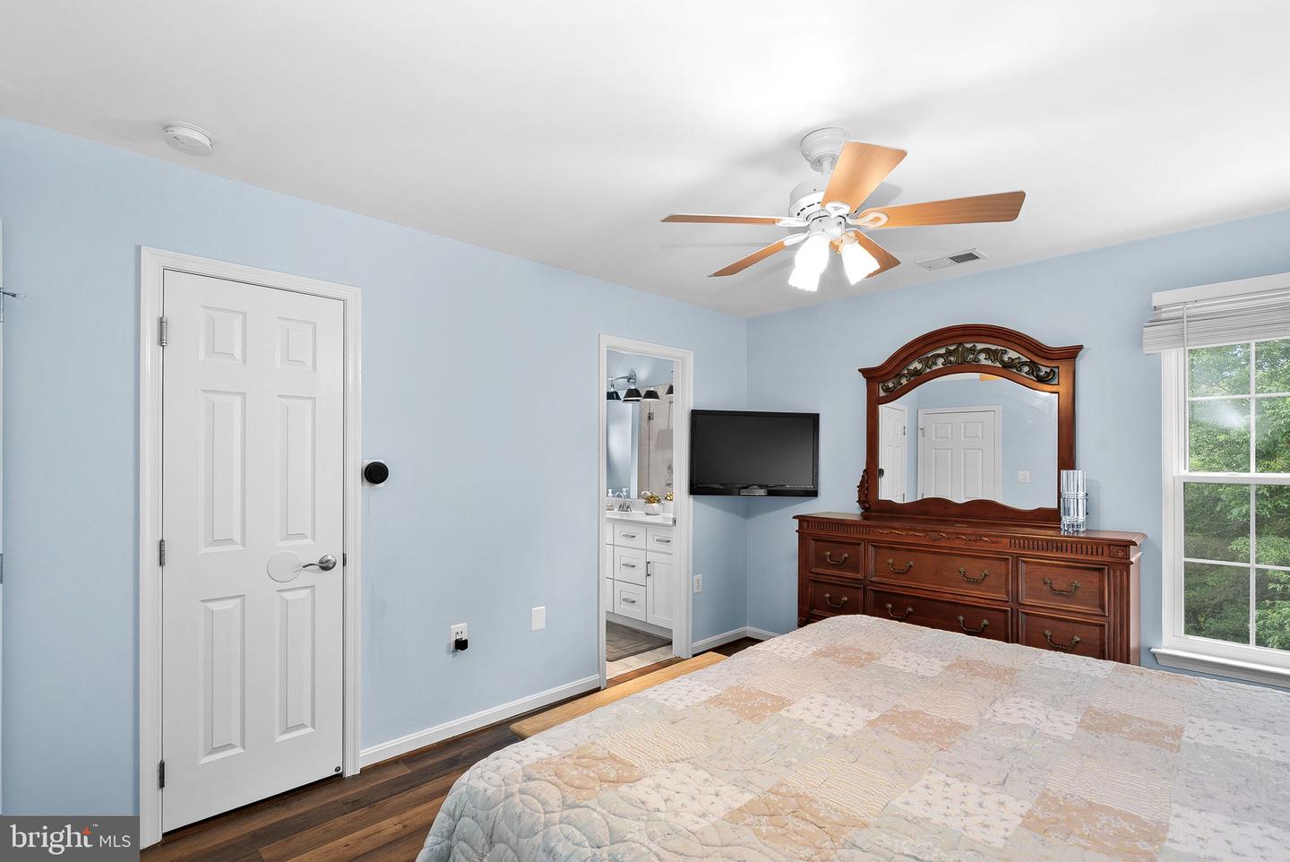 17374 ARROWOOD PL, ROUND HILL, Virginia 20141, 4 Bedrooms Bedrooms, ,3 BathroomsBathrooms,Residential,For sale,17374 ARROWOOD PL,VALO2103000 MLS # VALO2103000