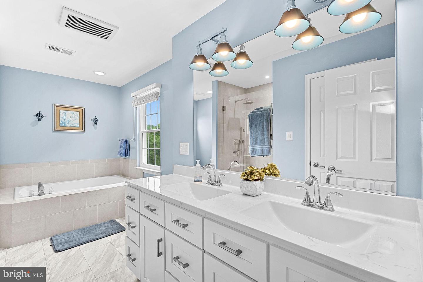 17374 ARROWOOD PL, ROUND HILL, Virginia 20141, 4 Bedrooms Bedrooms, ,3 BathroomsBathrooms,Residential,For sale,17374 ARROWOOD PL,VALO2103000 MLS # VALO2103000