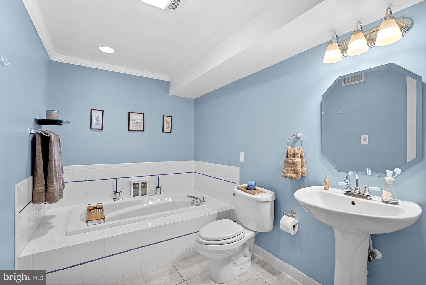 17374 ARROWOOD PL, ROUND HILL, Virginia 20141, 4 Bedrooms Bedrooms, ,3 BathroomsBathrooms,Residential,For sale,17374 ARROWOOD PL,VALO2103000 MLS # VALO2103000