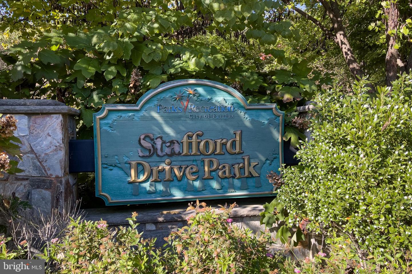 4819 BENTONBROOK DR, FAIRFAX, Virginia 22030, 4 Bedrooms Bedrooms, ,4 BathroomsBathrooms,Residential,For sale,4819 BENTONBROOK DR,VAFX2257104 MLS # VAFX2257104