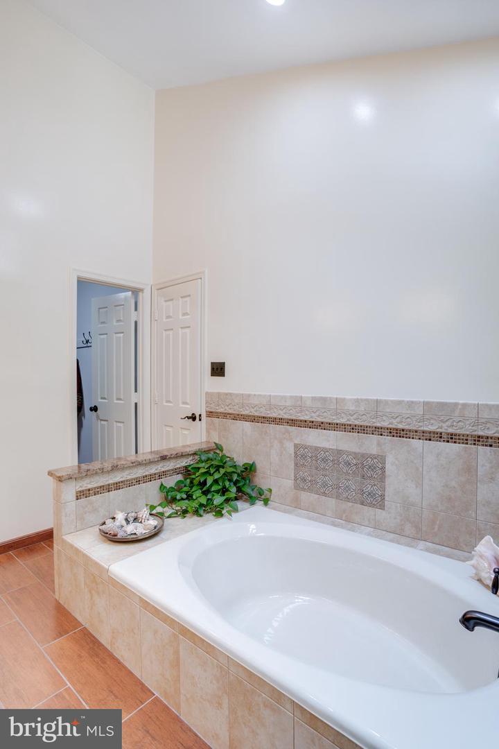 4819 BENTONBROOK DR, FAIRFAX, Virginia 22030, 4 Bedrooms Bedrooms, ,4 BathroomsBathrooms,Residential,For sale,4819 BENTONBROOK DR,VAFX2257104 MLS # VAFX2257104