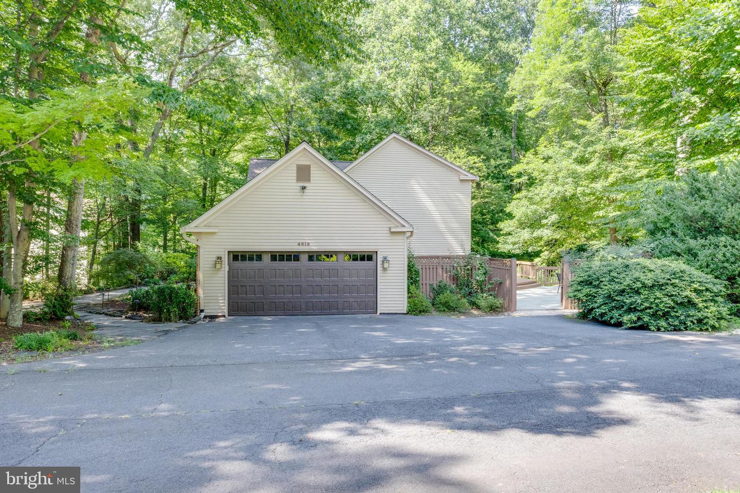 4819 BENTONBROOK DR, FAIRFAX, Virginia 22030, 4 Bedrooms Bedrooms, ,4 BathroomsBathrooms,Residential,For sale,4819 BENTONBROOK DR,VAFX2257104 MLS # VAFX2257104