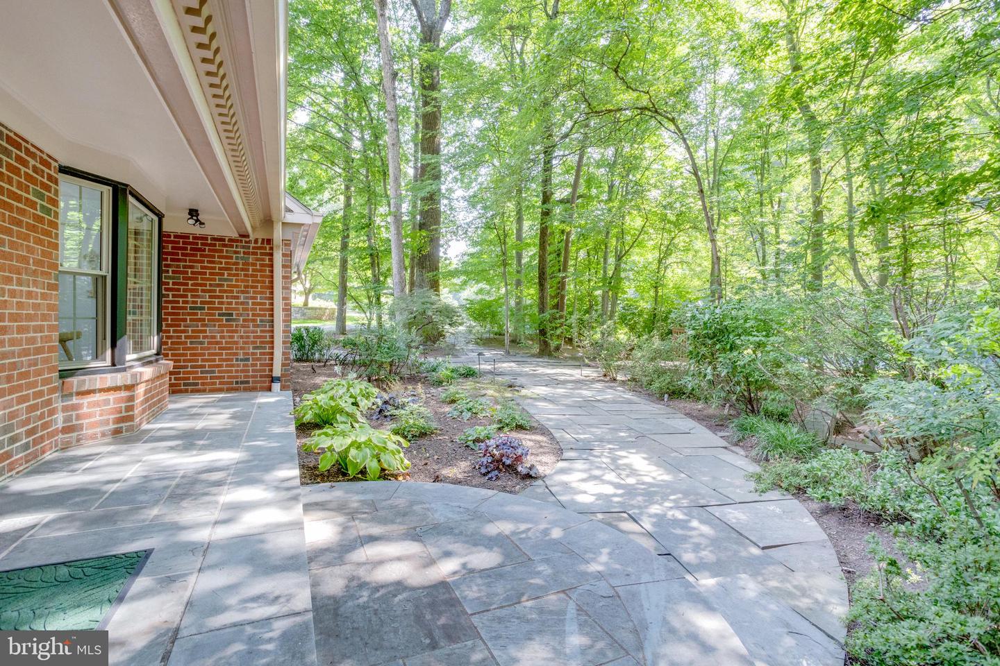 4819 BENTONBROOK DR, FAIRFAX, Virginia 22030, 4 Bedrooms Bedrooms, ,4 BathroomsBathrooms,Residential,For sale,4819 BENTONBROOK DR,VAFX2257104 MLS # VAFX2257104