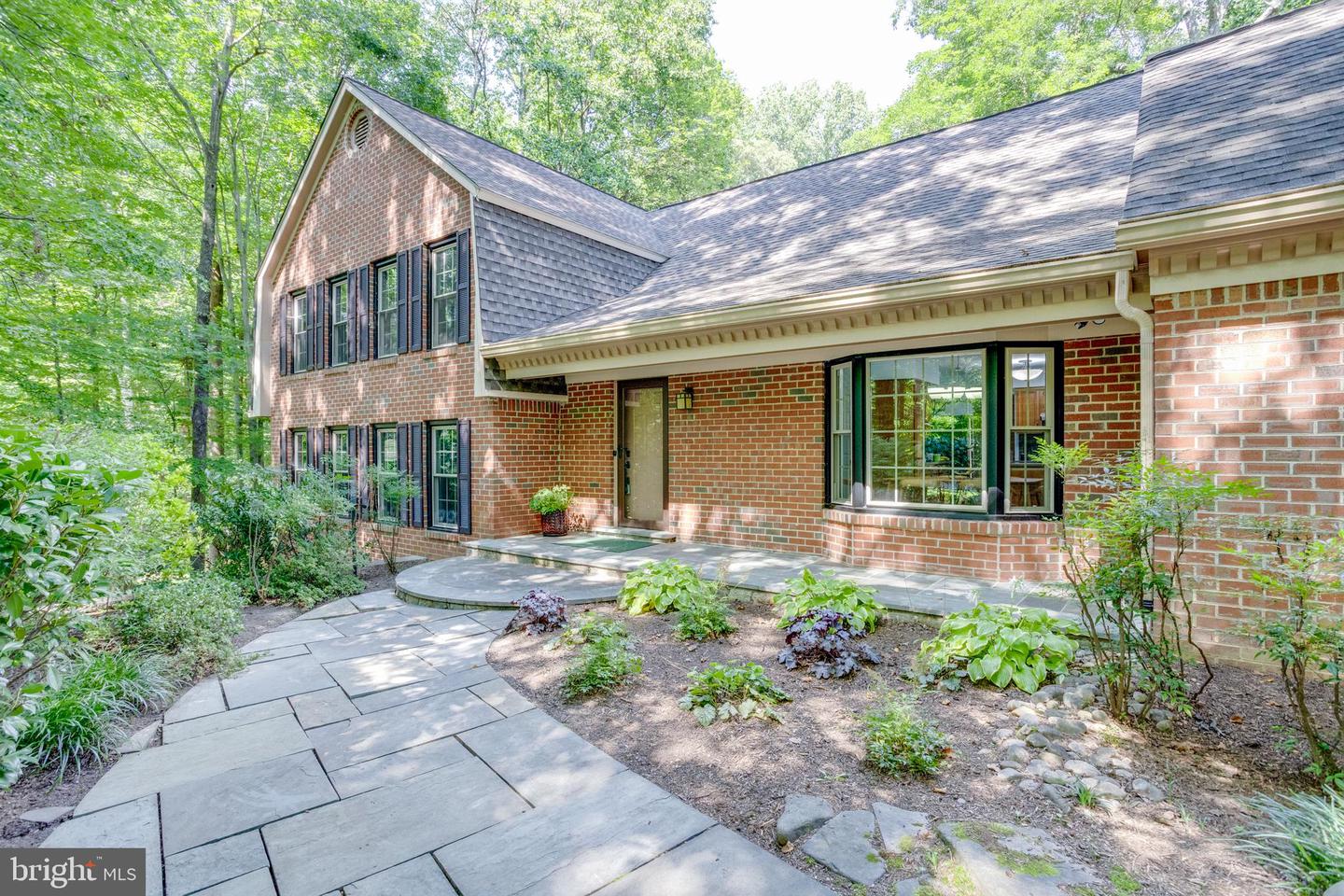 4819 BENTONBROOK DR, FAIRFAX, Virginia 22030, 4 Bedrooms Bedrooms, ,4 BathroomsBathrooms,Residential,For sale,4819 BENTONBROOK DR,VAFX2257104 MLS # VAFX2257104