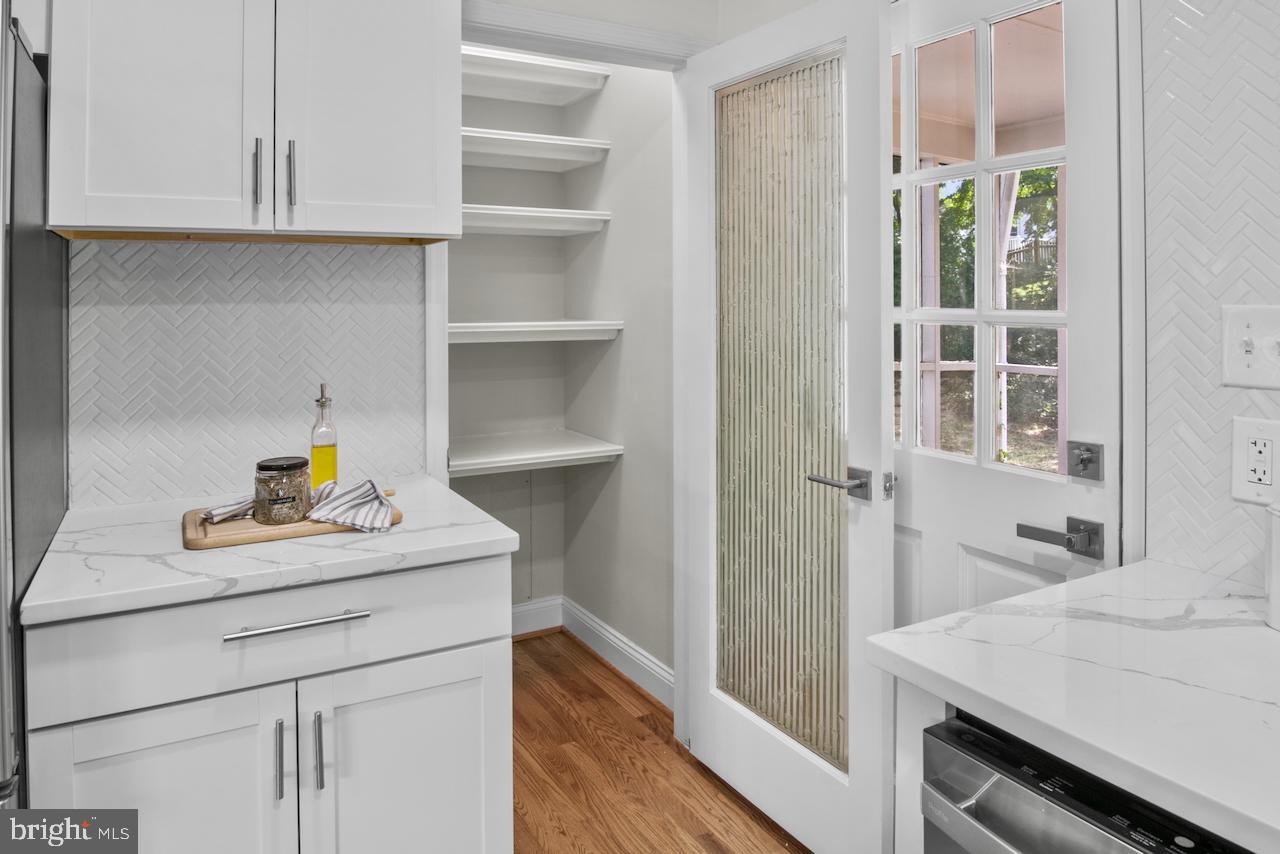 6502 FORT HUNT RD, ALEXANDRIA, Virginia 22307, 3 Bedrooms Bedrooms, 6 Rooms Rooms,3 BathroomsBathrooms,Residential,For sale,6502 FORT HUNT RD,VAFX2257116 MLS # VAFX2257116