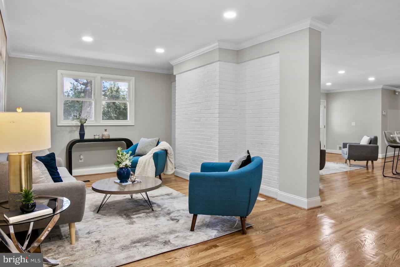 6502 FORT HUNT RD, ALEXANDRIA, Virginia 22307, 3 Bedrooms Bedrooms, 6 Rooms Rooms,3 BathroomsBathrooms,Residential,For sale,6502 FORT HUNT RD,VAFX2257116 MLS # VAFX2257116