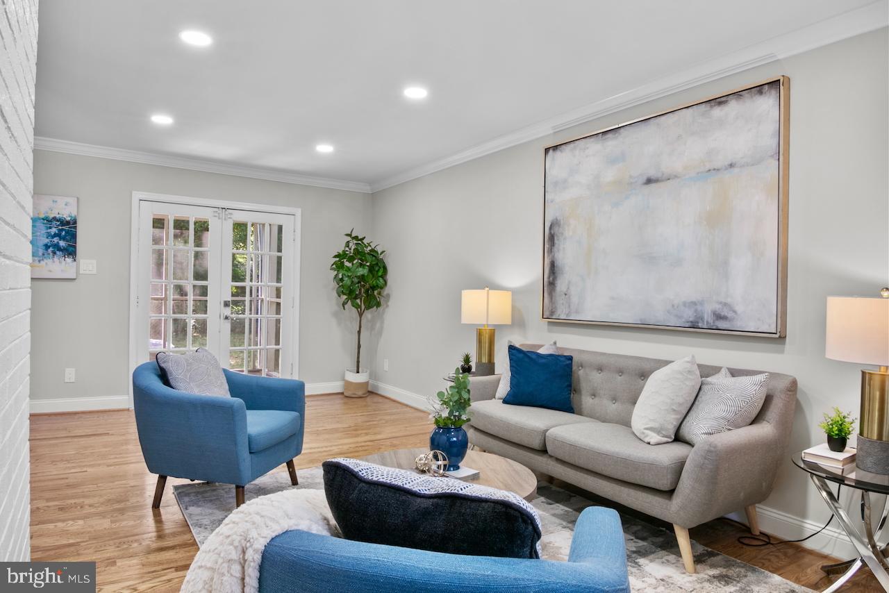 6502 FORT HUNT RD, ALEXANDRIA, Virginia 22307, 3 Bedrooms Bedrooms, 6 Rooms Rooms,3 BathroomsBathrooms,Residential,For sale,6502 FORT HUNT RD,VAFX2257116 MLS # VAFX2257116