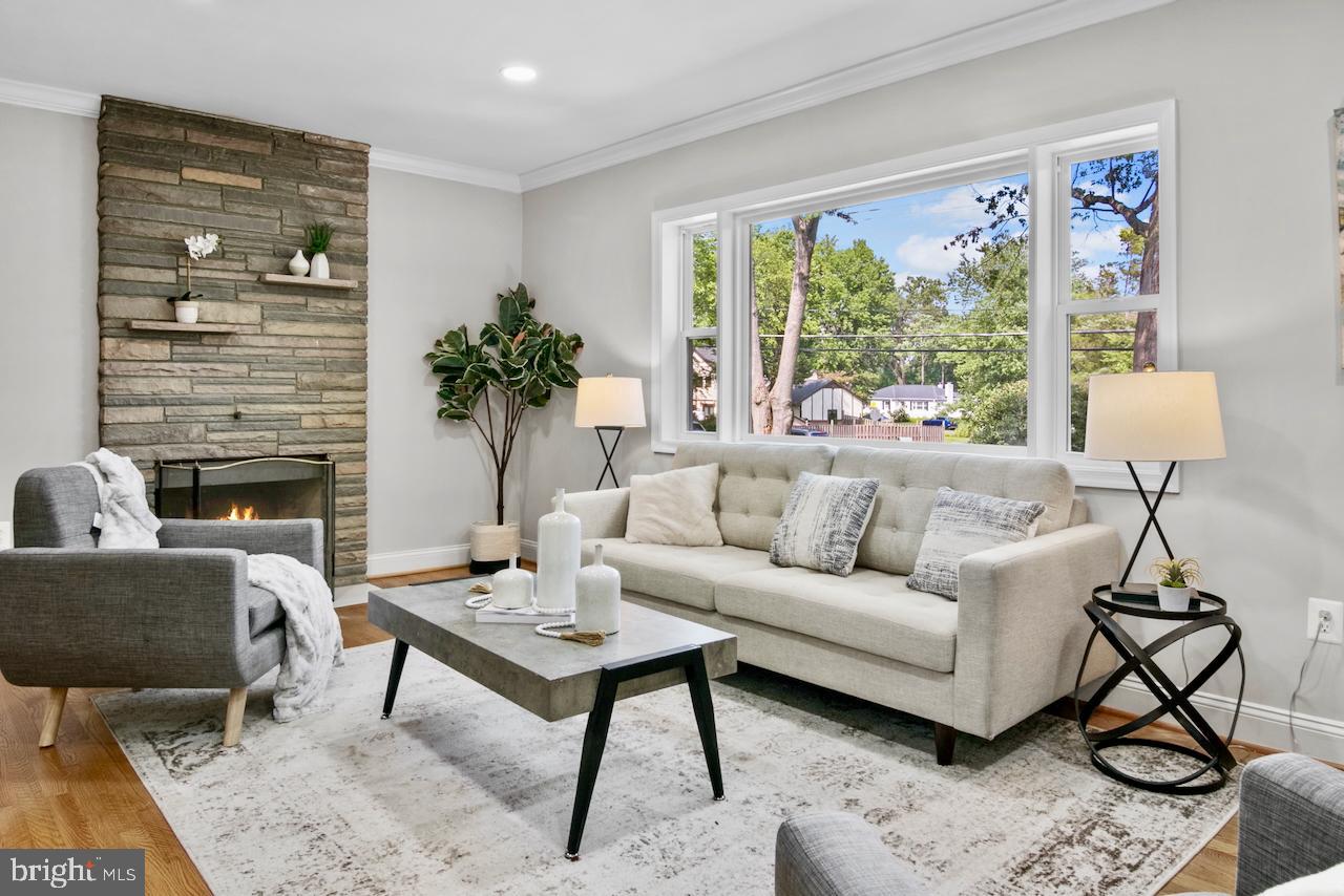 6502 FORT HUNT RD, ALEXANDRIA, Virginia 22307, 3 Bedrooms Bedrooms, 6 Rooms Rooms,3 BathroomsBathrooms,Residential,For sale,6502 FORT HUNT RD,VAFX2257116 MLS # VAFX2257116