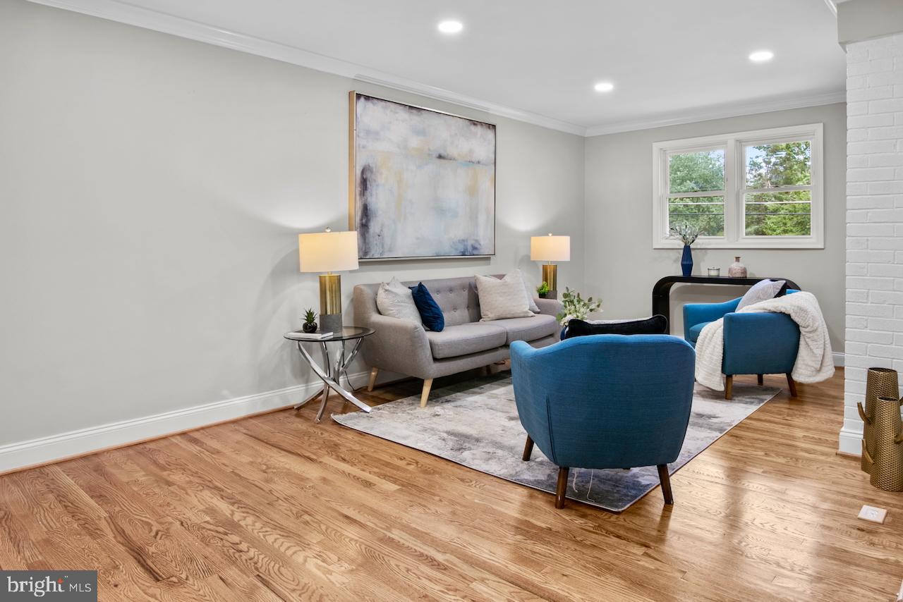 6502 FORT HUNT RD, ALEXANDRIA, Virginia 22307, 3 Bedrooms Bedrooms, 6 Rooms Rooms,3 BathroomsBathrooms,Residential,For sale,6502 FORT HUNT RD,VAFX2257116 MLS # VAFX2257116