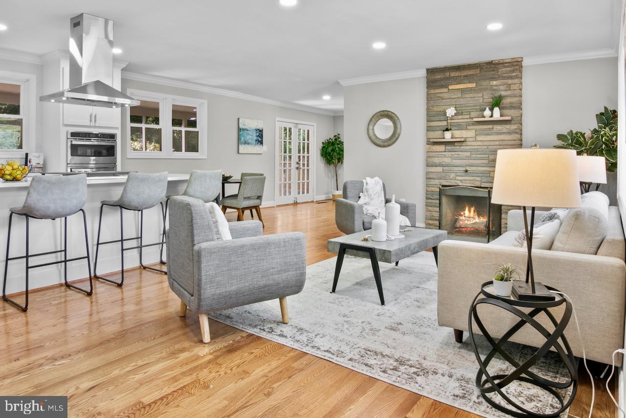 6502 FORT HUNT RD, ALEXANDRIA, Virginia 22307, 3 Bedrooms Bedrooms, 6 Rooms Rooms,3 BathroomsBathrooms,Residential,For sale,6502 FORT HUNT RD,VAFX2257116 MLS # VAFX2257116